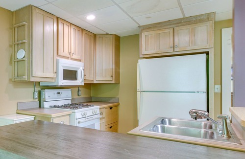 Conyers Cabina | Pet-Friendly Conyers Cabin - 23 Miles to Atlanta!