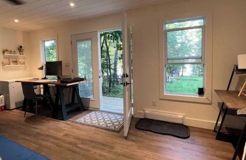 Port Sydney Cabaña | Pet friendly Cottage on Mary Lake - must see