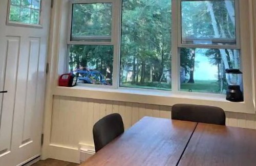 Port Sydney Cabaña | Pet friendly Cottage on Mary Lake - must see