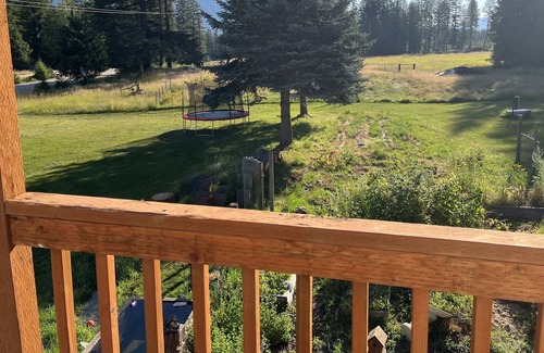 Sagle Casa | Pet Friendly Country Home for the Holidays!