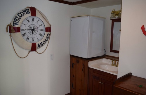 South Rehoboth Casa | Pet Friendly Downtown Rehoboth Beach 4BR Home w/ Parking