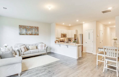 Sicklerville Casa | AirHome,NJ , 3Bedrooms,2.5 Bathroom,6+Guest ,5beds
