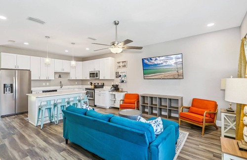 East Hill Casa | Pet Friendly East Hill New Build - Walk to Graffiti Bridge - Close to Downtown and Pensacola Beach
