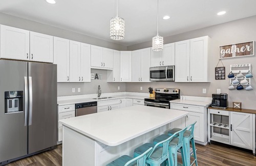 East Hill Casa | Pet Friendly East Hill New Build - Walk to Graffiti Bridge - Close to Downtown and Pensacola Beach