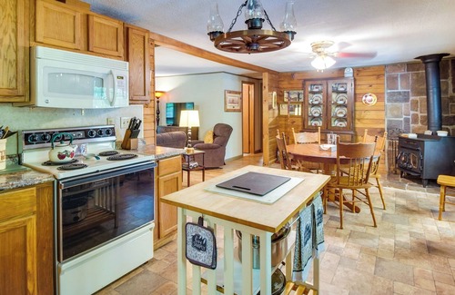 Elkins Casa | Pet-Friendly Elkins Vacation Rental w/ Decks!