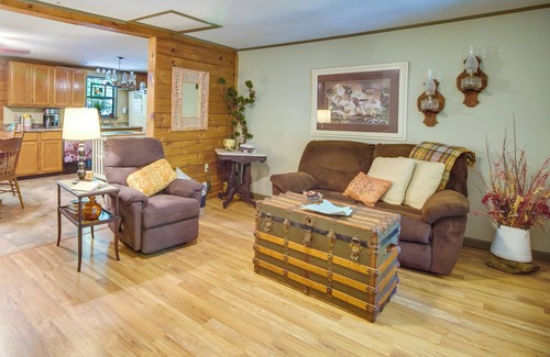 Elkins Casa | Pet-Friendly Elkins Vacation Rental w/ Decks!