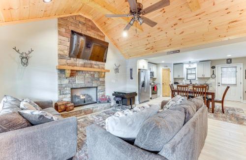 Ellijay Casa | Pet-Friendly Ellijay Cabin Resort Perks and Hot Tub