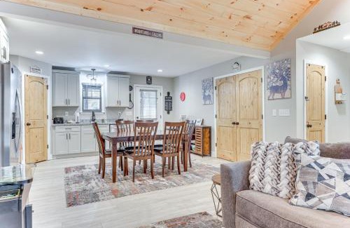 Ellijay Casa | Pet-Friendly Ellijay Cabin Resort Perks and Hot Tub