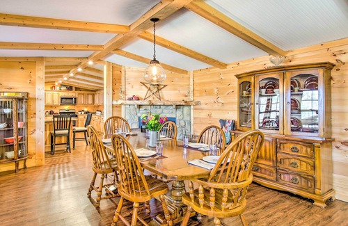Ellijay Casa | Pet-Friendly Ellijay Escape w/ Yard & Grill!