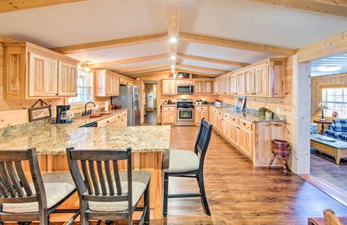 Ellijay Casa | Pet-Friendly Ellijay Escape w/ Yard & Grill!