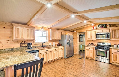 Ellijay Casa | Pet-Friendly Ellijay Escape w/ Yard & Grill!