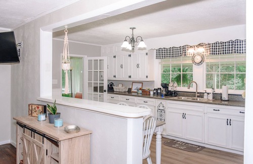 Kingston Springs Casa | PET FRIENDLY Farmhouse near the Harpeth River