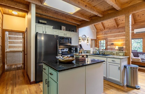 Seven Devils Cabina | Pet-Friendly, Family-Friendly cabin close to Sugar Mt, Banner Elk, Beech, Boone