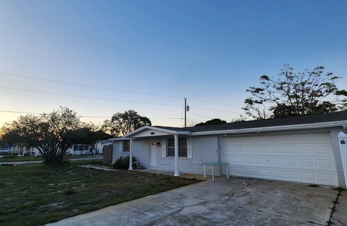 Bayonet Point Casa | Pet Friendly Family Home With all Loved Appliances.