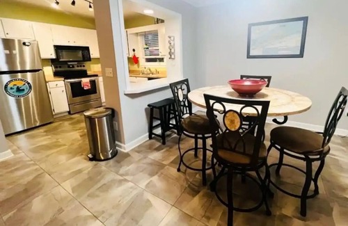 Wilmington Casa | Pet Friendly Family Oasis w/Hot Tub & Fireplace