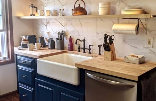 Rockwood Otro | Pet-Friendly Farmhouse in Laurel Hill State Park