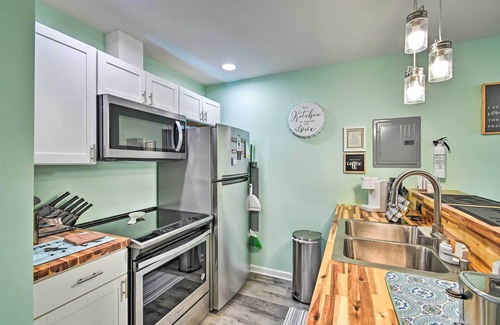 Fayetteville Cabaña | Pet-Friendly Fayetteville Vacation Rental!