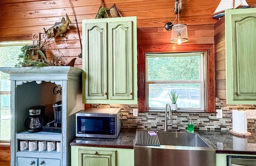 Deatsville Cabina | Pet Friendly+Fee