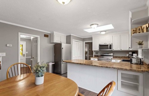 Cary Casa | Pet Friendly Fenced In 4 BDRM 3 BA DT Cary Home