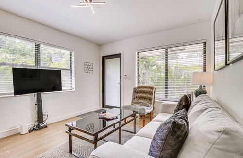 Central Oakland Park Apartamento | Pet-Friendly Florida Abode w/ Patio, Near Beaches!