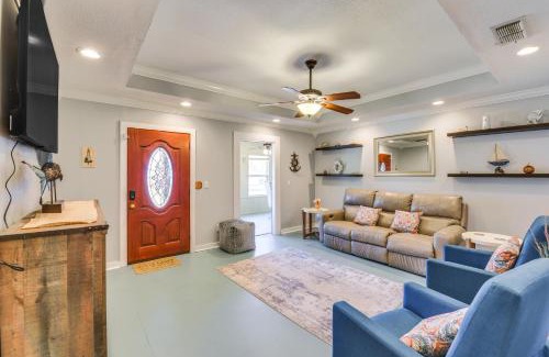 Fort Walton Beach Casa | Pet-Friendly Fort Walton Beach Home 4 Mi to Ocean