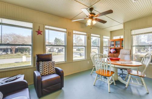 Fort Walton Beach Casa | Pet-Friendly Fort Walton Beach Home 4 Mi to Ocean