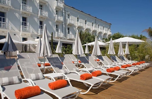 Les Sablettes Casa | Pet-friendly Hotel: Premium Spa, Swimming Pools @ Sablettes Beach