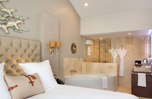 Les Sablettes Casa | Pet-friendly Hotel: Spa, Indoor and Outdoor Pool Overlooking the Beach!