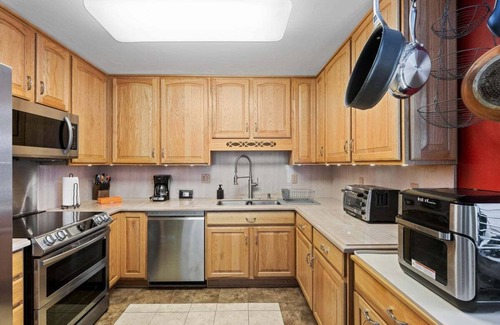 Westminster Casa | Pet Friendly Furnished Home w/Hot Tub, BBQ, Patio. 2 Bed, 1 Bath, 1 Sleeper Sofa
