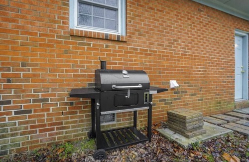 Westover Casa | Pet Friendly, Game Room, Climbing Wall, King Bed