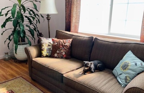 Rio Dell Casa | Pet Friendly Garden House with Patio & Redwoods