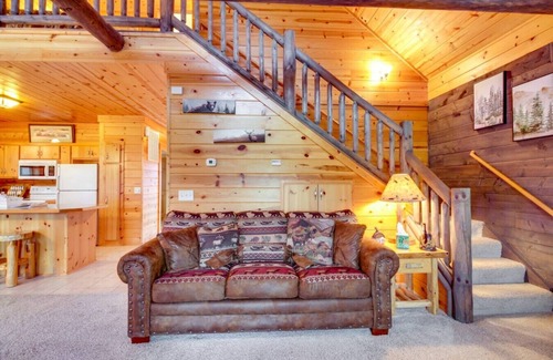 Garrison Cabina | Pet-Friendly Garrison Retreat