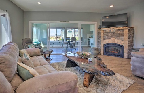 Gold Beach Casa | Pet-Friendly Gold Beach Townhome Ocean Views
