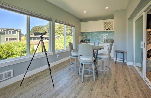 Gold Beach Casa | Pet-Friendly Gold Beach Townhome Ocean Views