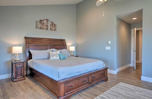 Gold Beach Casa | Pet-Friendly Gold Beach Townhome Ocean Views