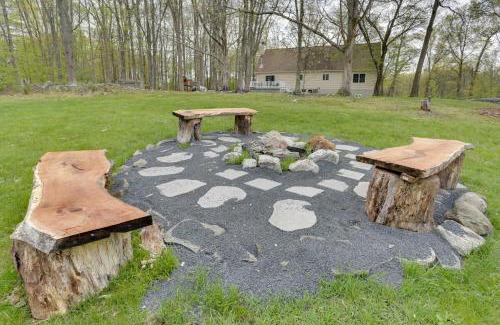 Pine Bush Casa | Pet-Friendly Grand Pine Bush Retreat on 2 Acres!
