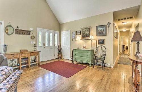 Pine Bush Casa | Pet-Friendly Grand Pine Bush Retreat on 2 Acres!