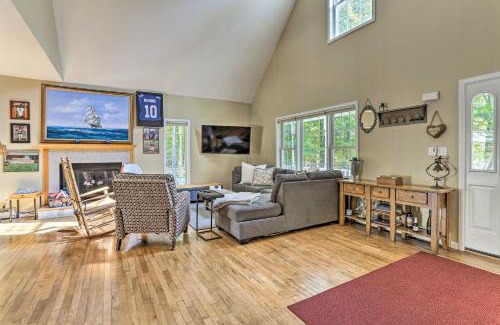 Pine Bush Casa | Pet-Friendly Grand Pine Bush Retreat on 2 Acres!