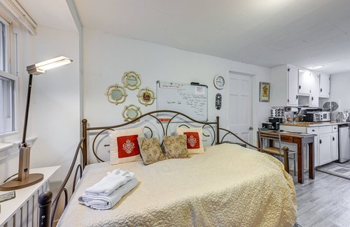 Great Neck Casa | Pet-Friendly Great Neck Home ~ 1 Mi to Kings Point