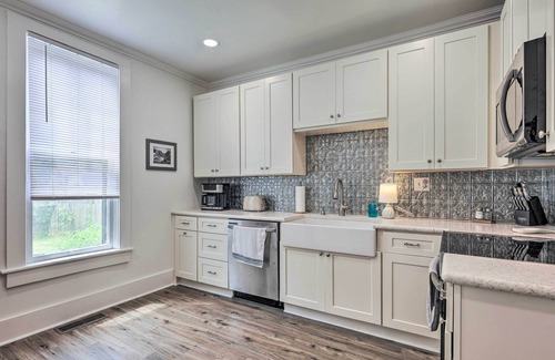 Greenville Casa | Pet-Friendly Greenville Home w/ Private Yard