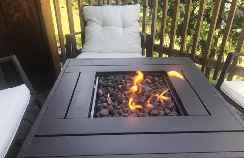 Groveland Casa | Pet Friendly Grizzly Blair Lodge Cabin