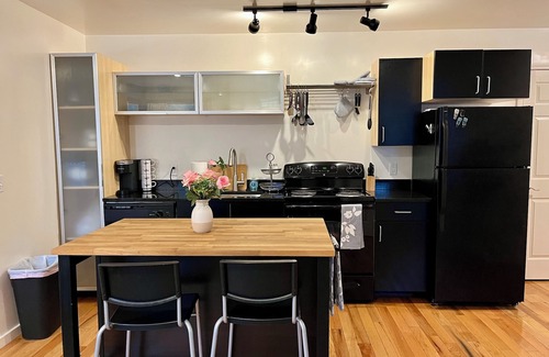Kirksville Apartamento | Pet friendly ground level 30days+ 60in TV 0.4 mi to hospital / ATSU