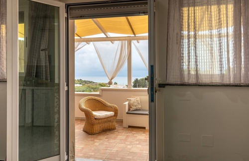 Leporano Casa | Pet-Friendly Holiday Home "A casa di Pietro Due" with Sea View, Garden & Wi-Fi