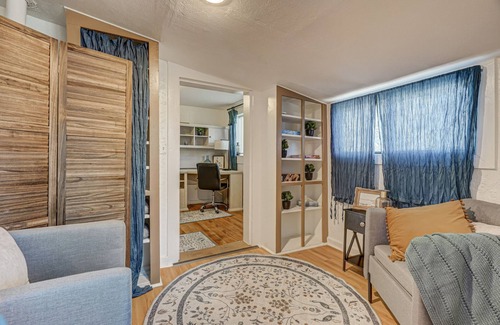Colorado Springs Cabaña | Pet Friendly Home! Quick Walk to Old Colorado City