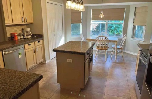 Crestview Casa | Pet Friendly Haven Ideal for Families