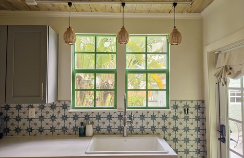 Flamingo Parks Casa | Pet friendly Historic Spanish style home!