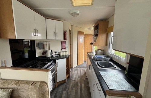 Chapel Saint Leonards Cabina | Pet friendly holiday home on Golden Palm, Skegness