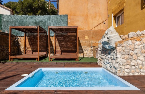 Can Trabal Casa | Casa de vacaciones "Masia Alt" con vistas a la montaña, piscina, Wi-Fi, jardín y terraza