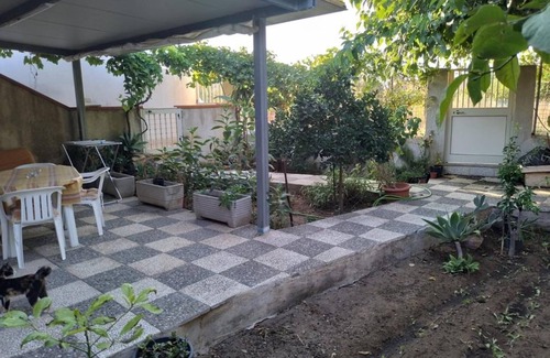 Triscina Casa | Casa de vacaciones en Triscina que admite mascotas, con jardín y Wi-Fi