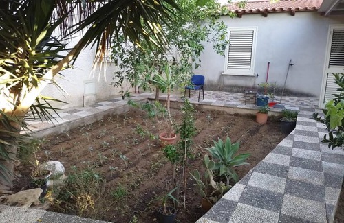 Triscina Casa | Casa de vacaciones en Triscina que admite mascotas, con jardín y Wi-Fi